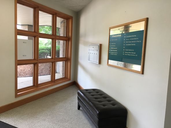370 W Anchor Dr, North Sioux City, SD 57049